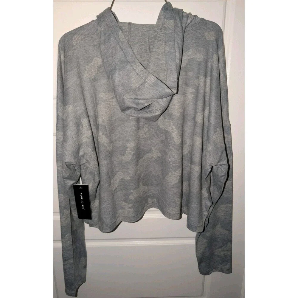 Yogalicious Lux Cropped Hoodie Gray White Camo Size XL Thumb Holes NEW NWT - Picture 9 of 10